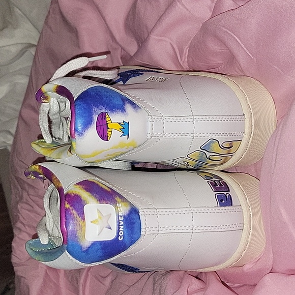 NWOT Converse Pro Leather Peace, Love, and Basketball - Picture 4 of 6